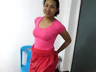Amateur Ladyboy Sara Making Up