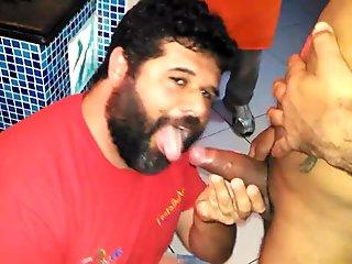 Chic&atilde_o Mamando na FestaDoApe