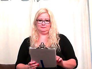 American BBW milf Jacks loves dildoing at the office