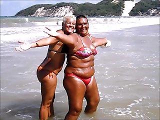 CHARMING WOMEN IN THE SUMMER 5
