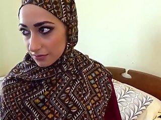 Muslim handjob She can linger there more day, no more.